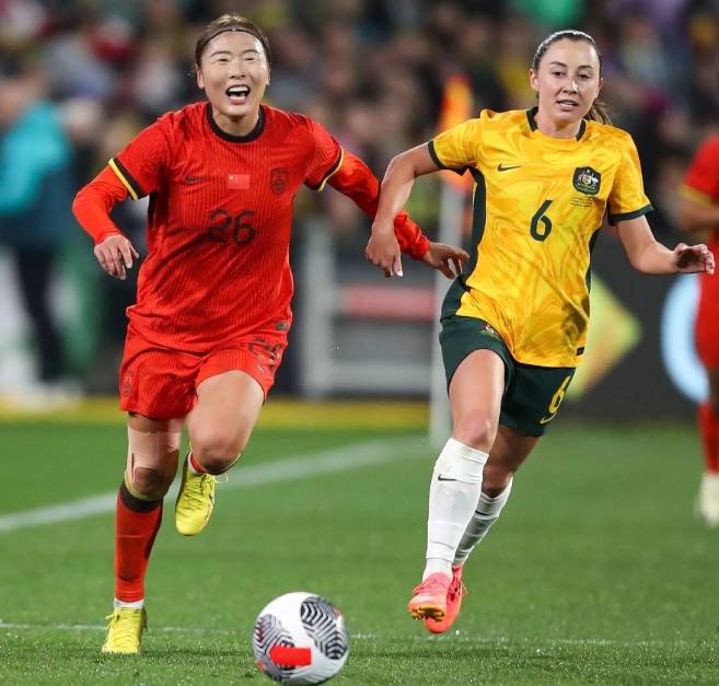 IM体育注册链接-精彩对决！中国国家女足与对手展开激烈较量