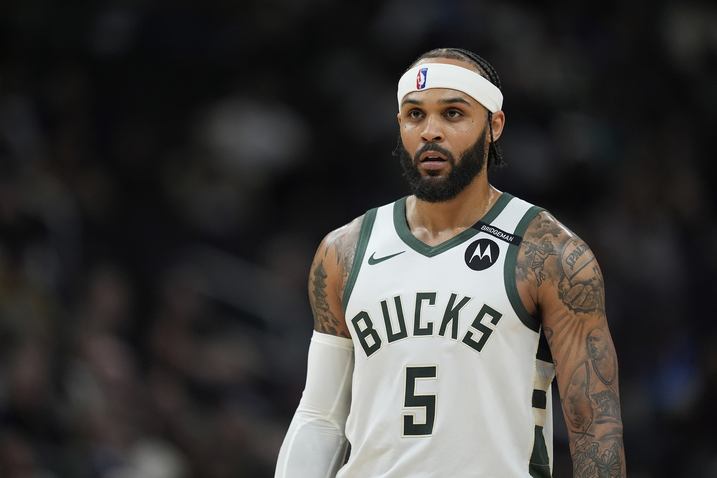 IM体育app-雄鹿翻盘勇士，加里纳利三分雨点燃全场