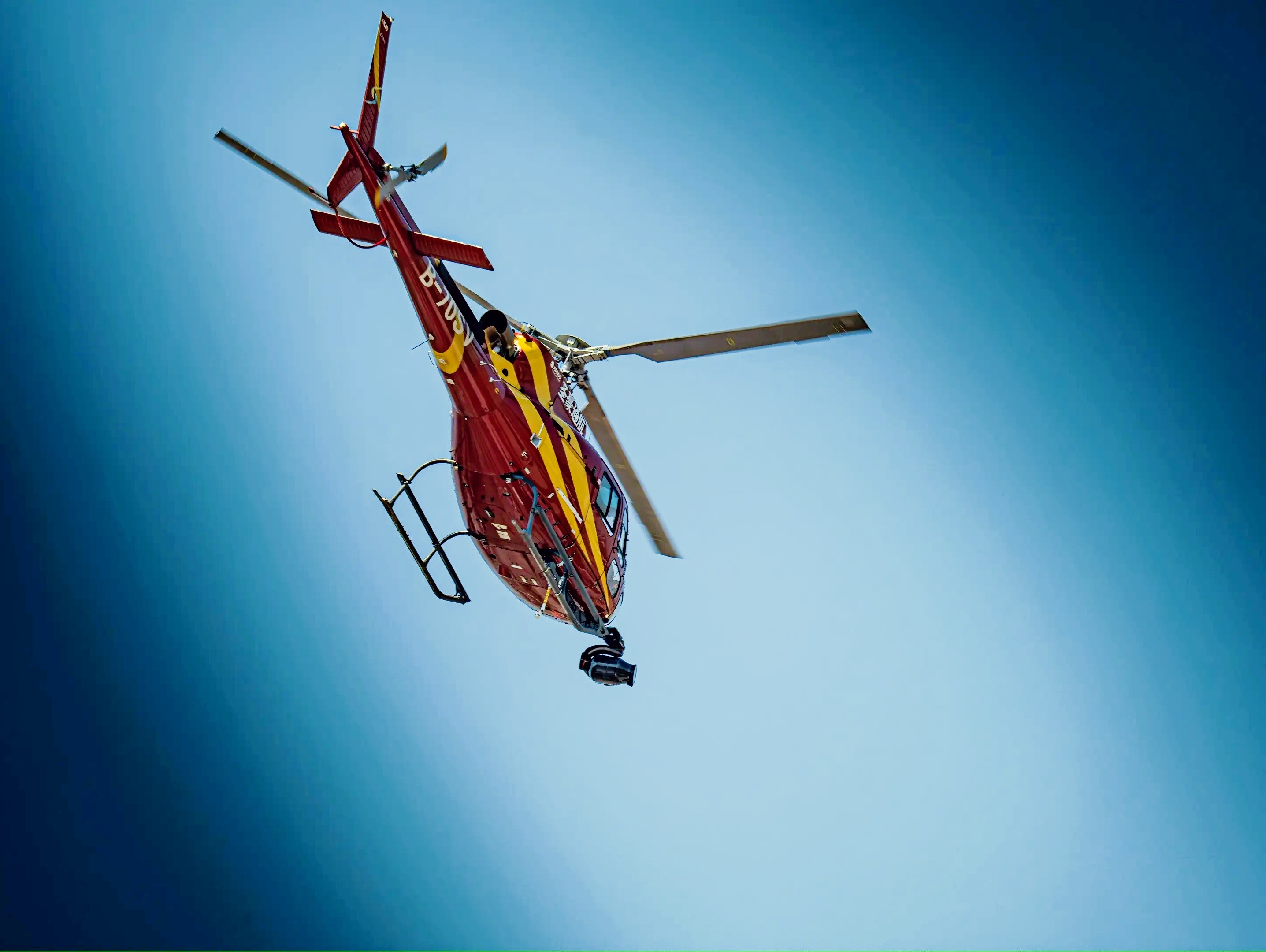 法拉利完胜红牛二队，周冠宇关键制胜