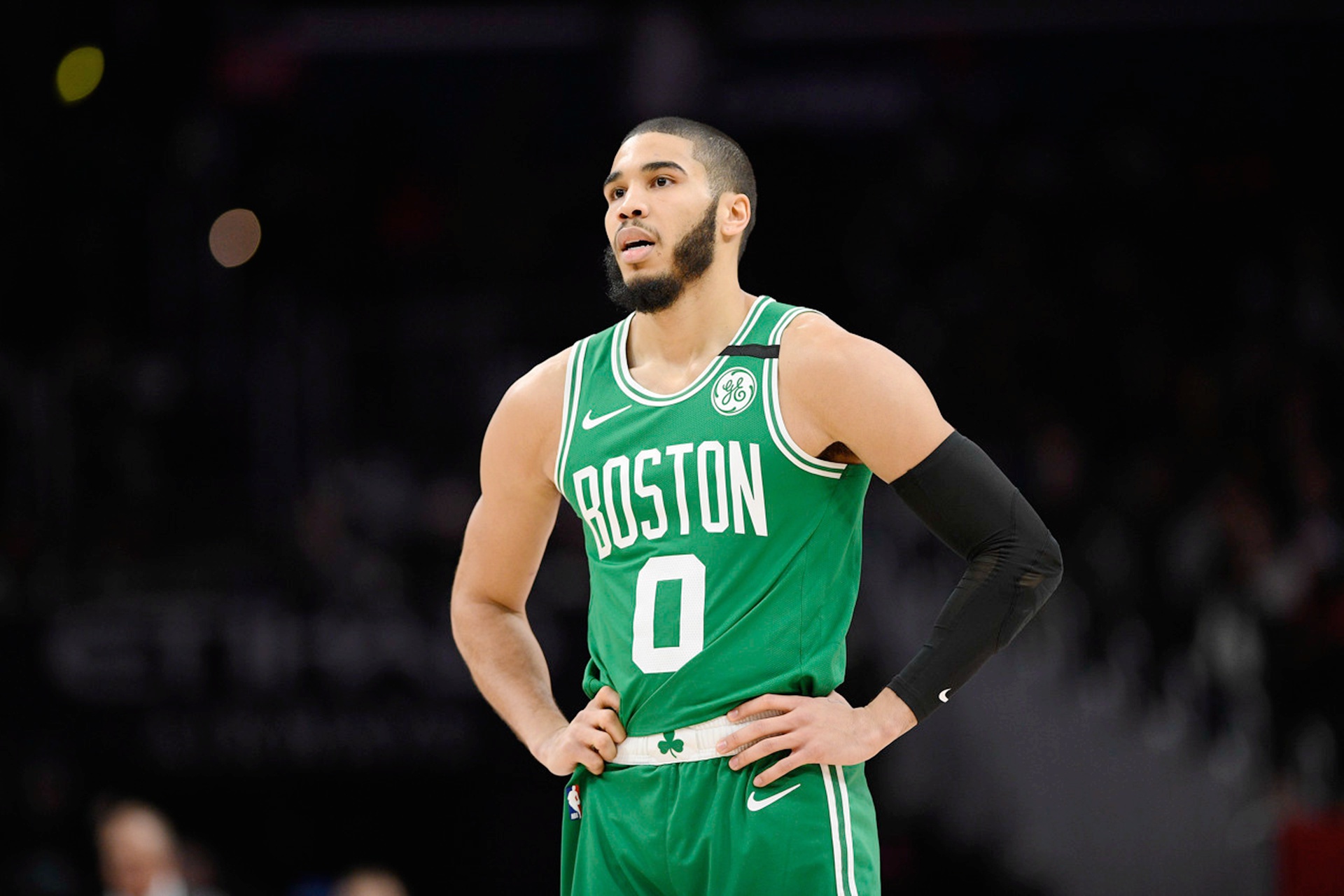 IM体育App下载-雷霆翻盘凯尔特人，萨姆·米切尔爆发神勇