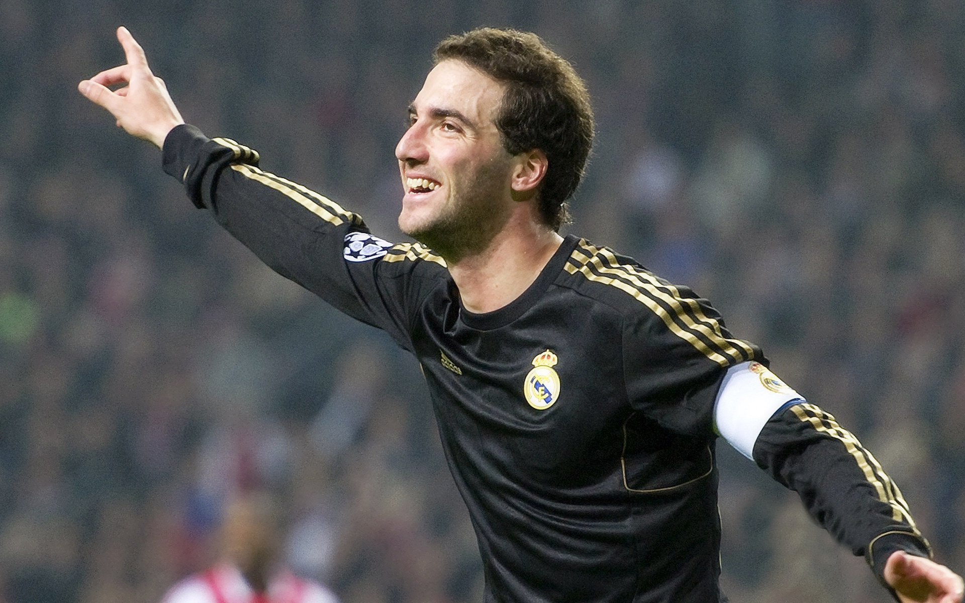 IM体育App下载-当步行者带走国王，马克西在欧冠之巅加冕，体育世界里那些无法复制的唯一之夜